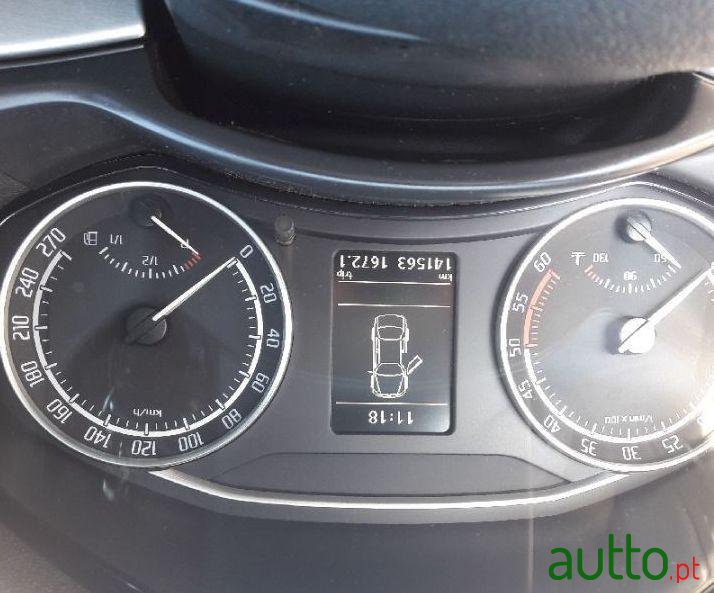 2010' Skoda Octavia Break photo #3