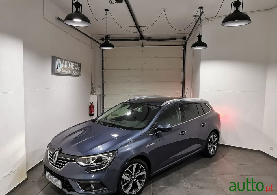 2017' Renault Megane Sport Tourer photo #1