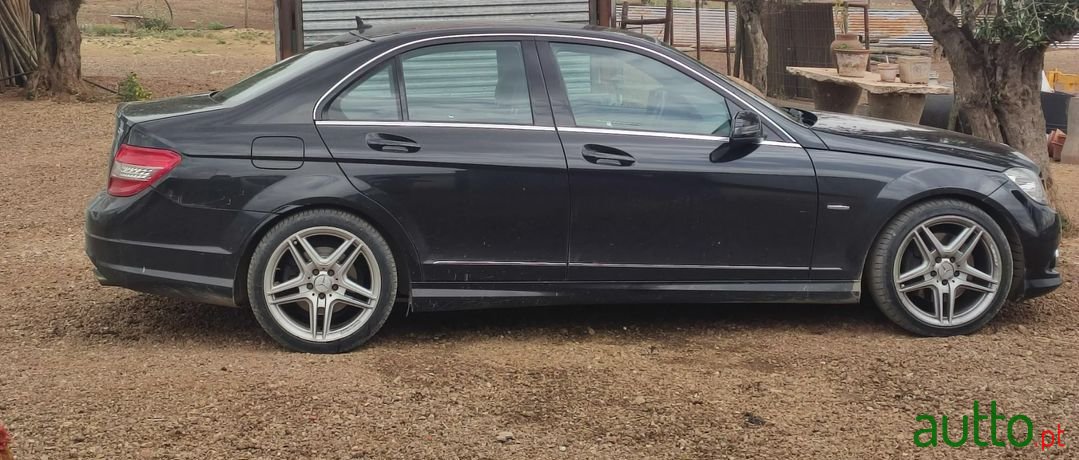 2008' Mercedes-Benz C-320 photo #2