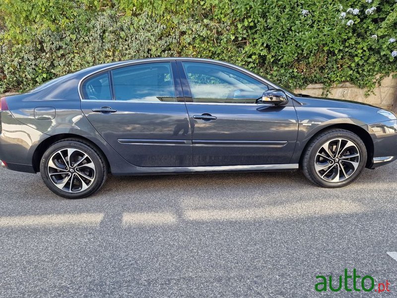 2014' Renault Laguna photo #3