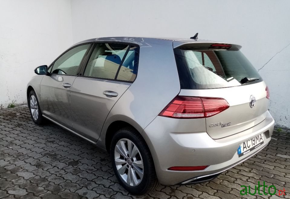 2020' Volkswagen Golf photo #4