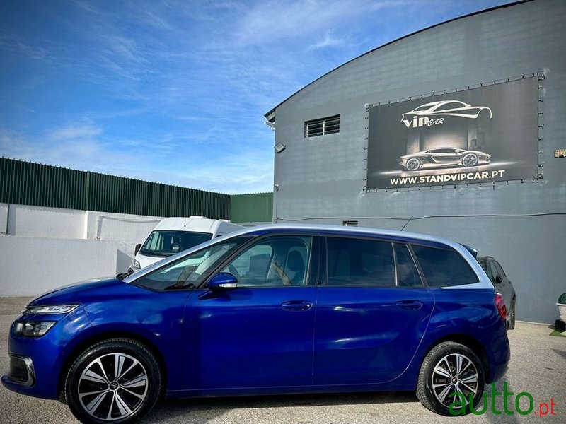 2017' Citroen C4 Grand Picasso photo #4