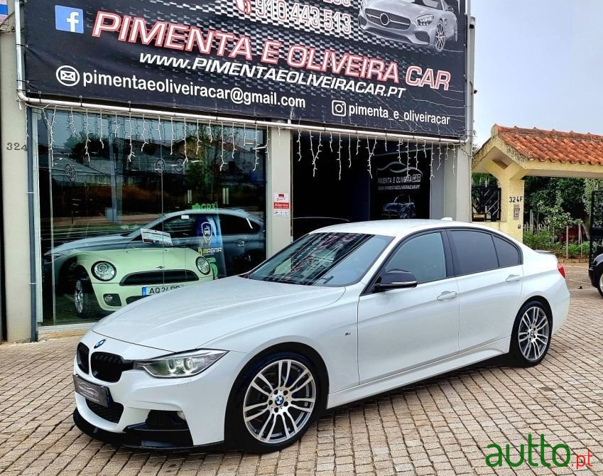 2013' BMW 320 photo #1