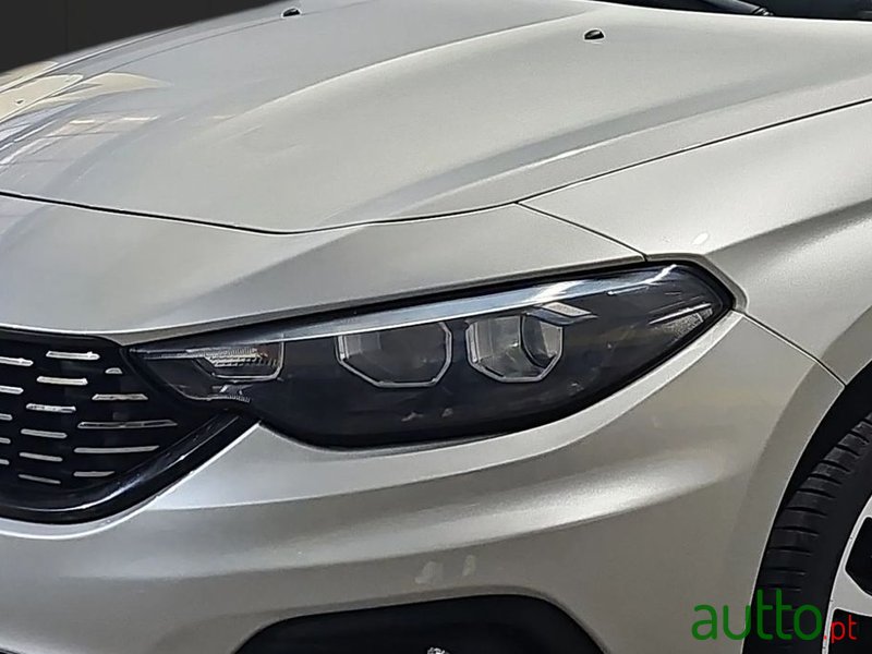 2020' Fiat Tipo Sedan photo #5