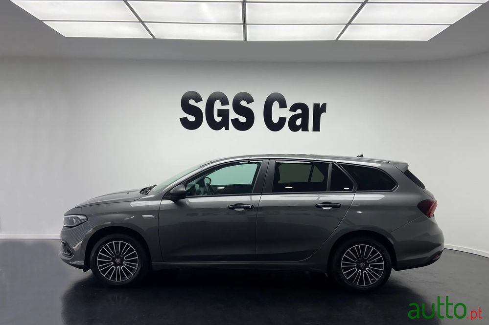 2022' Fiat Tipo Station Wagon photo #2