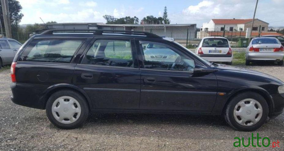 1998' Opel Vectra Caravan photo #1