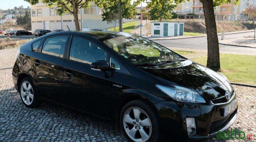 2010' Toyota Prius Premium photo #1