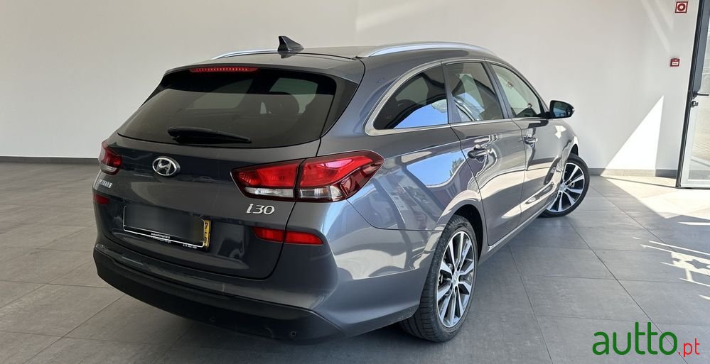 2017' Hyundai i30 photo #2