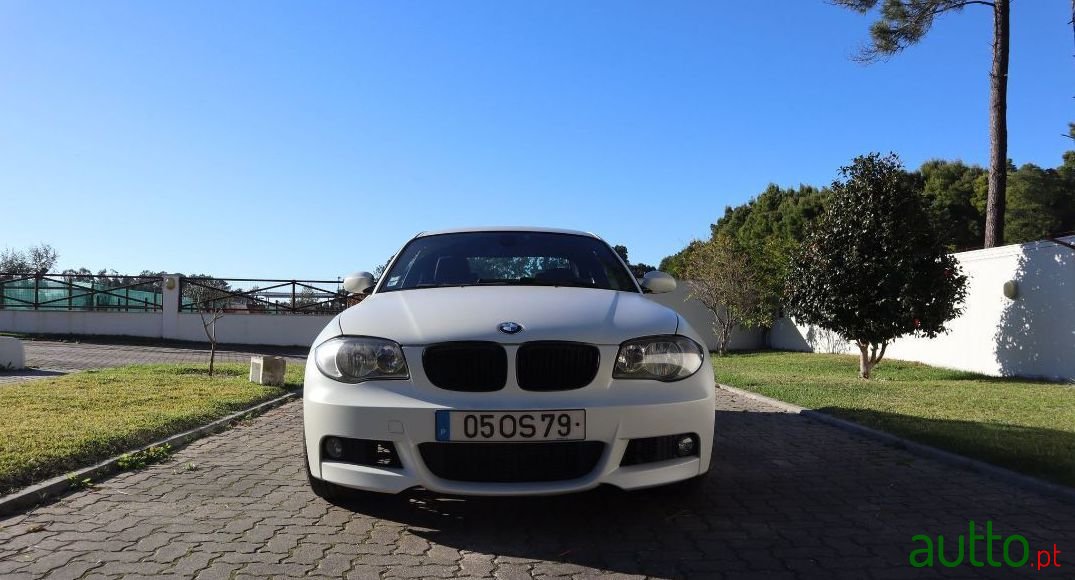 2008' BMW 120 photo #2