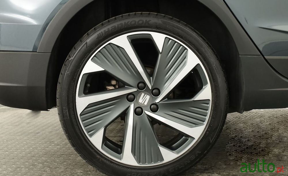 2023' SEAT Arona 1.0 Tsi Fr Dsg photo #5