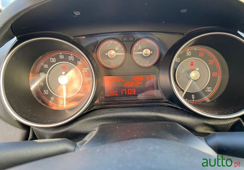 2014' Fiat Punto photo #4