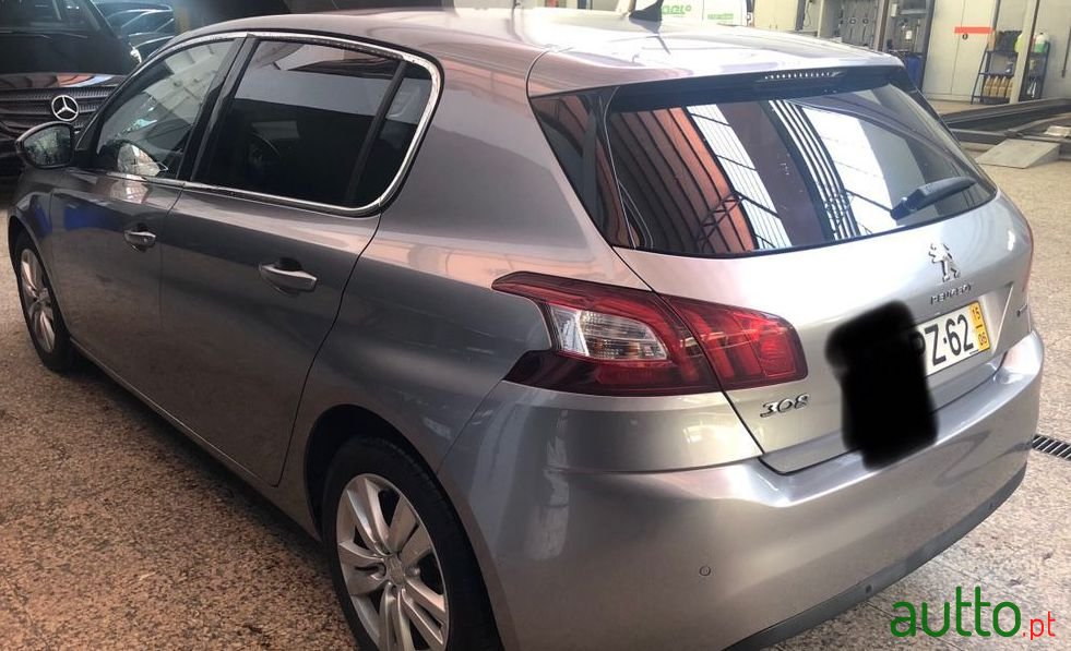 2015' Peugeot 308 photo #4