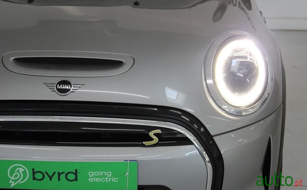 2023' MINI Cooper 3 Portas photo #3