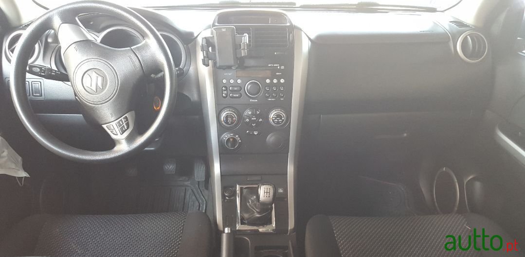 2006' Suzuki Grand Vitara photo #2