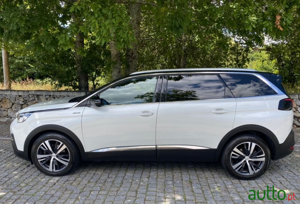 2017' Peugeot 5008 photo #6