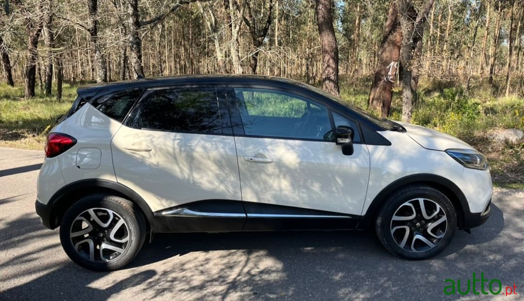 2015' Renault Captur photo #6
