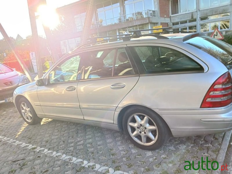 2002' Mercedes-Benz C 220 photo #3