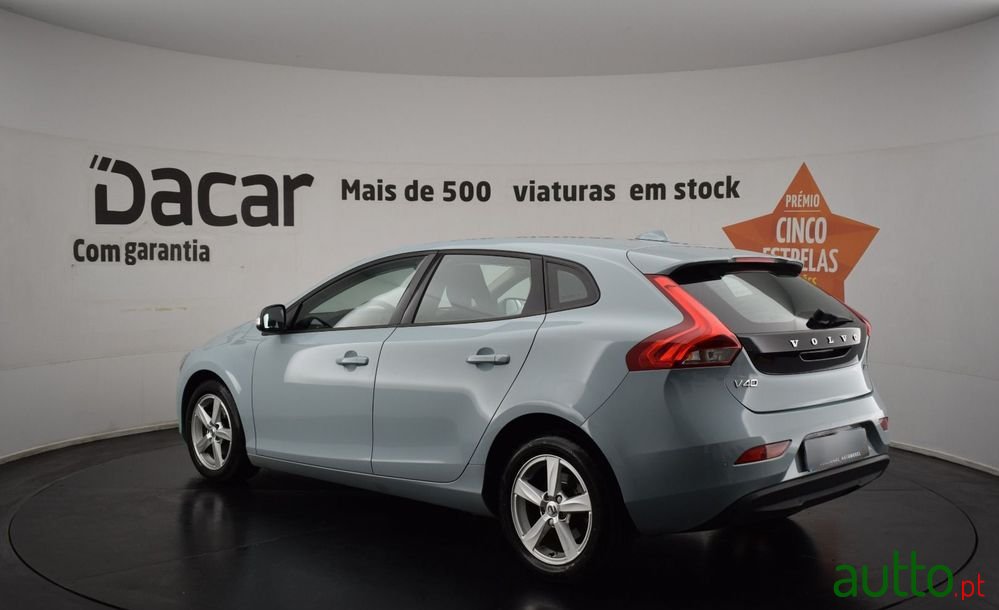 2017' Volvo V40 photo #5