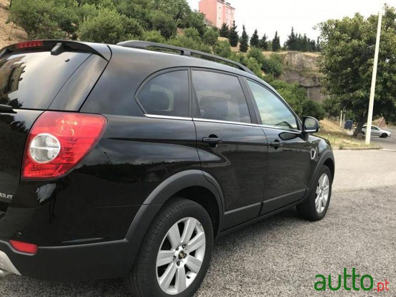 2008' Chevrolet Captiva 2.0 Vcdi Lt 7L photo #1