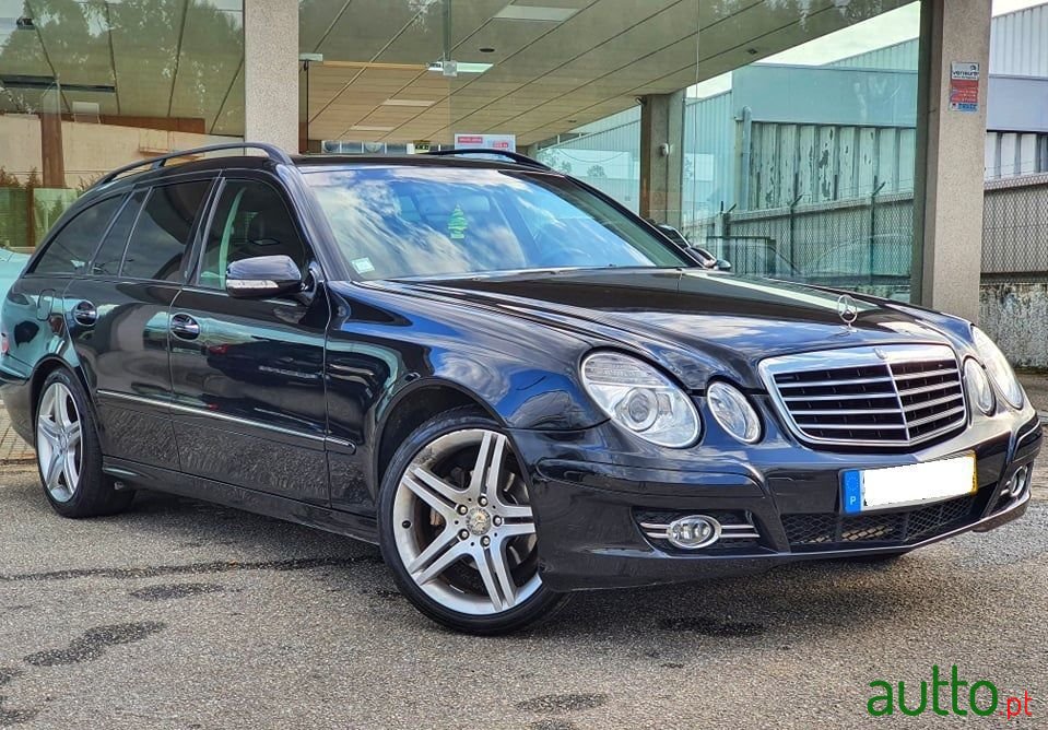2008' Mercedes-Benz E-200 photo #1