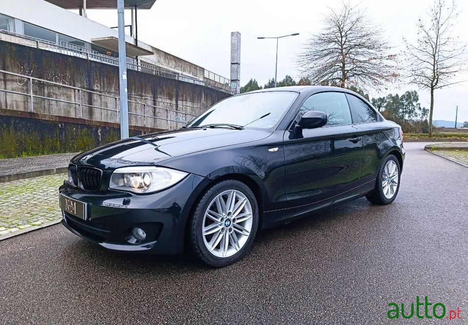 2011' BMW 120 photo #2