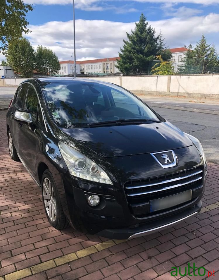 2013' Peugeot 3008 2.0 Hdi Hybrid4 photo #1