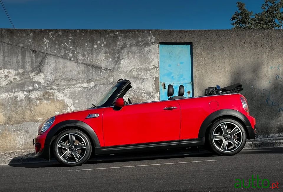 2011' MINI Cooper photo #1