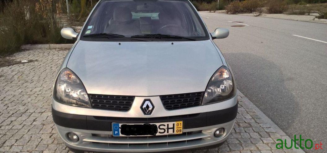 2001' Renault Clio photo #2