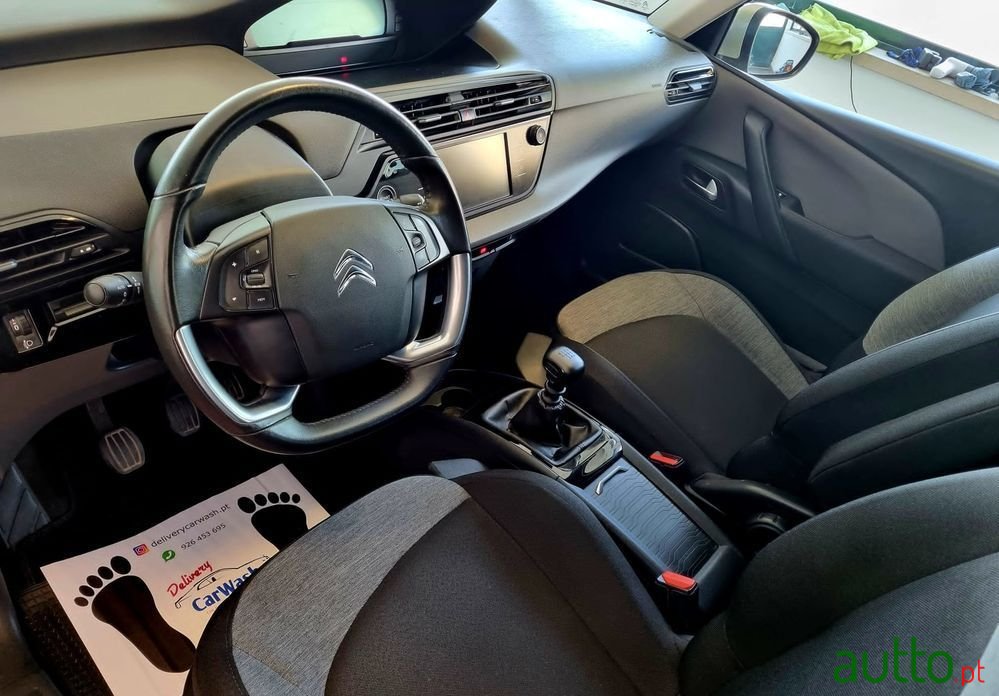 2019' Citroen C4 Spacetourer photo #2