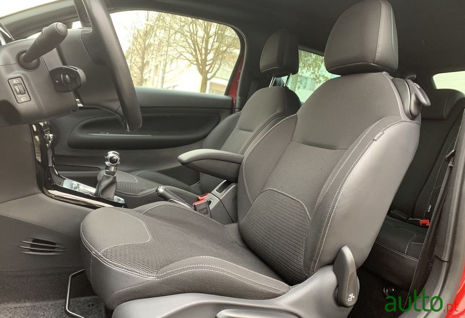 2013' Citroen DS3 photo #6