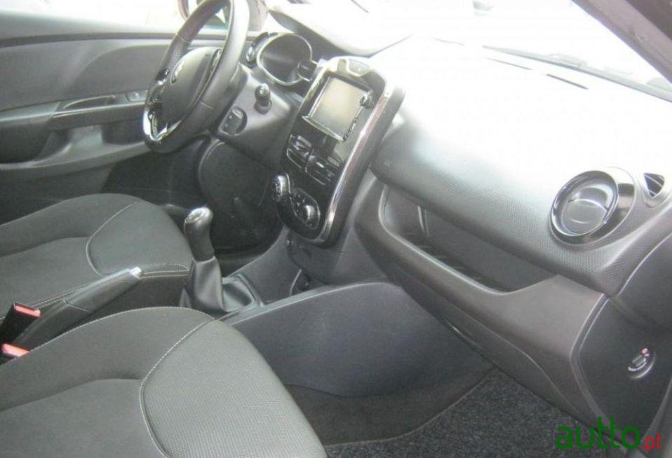 2014' Renault Clio photo #1