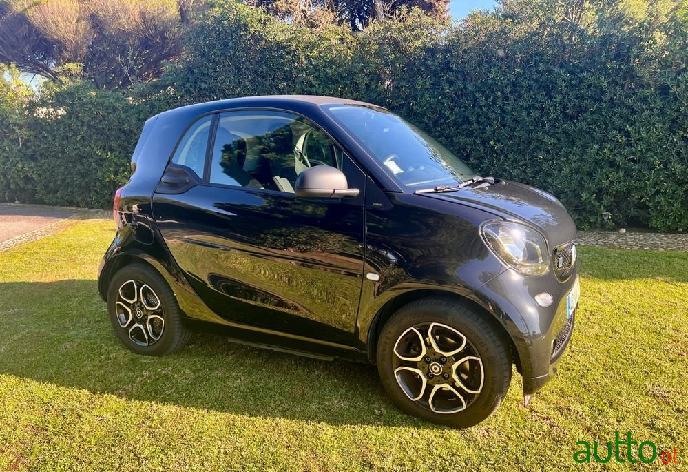2019' Smart Fortwo photo #1