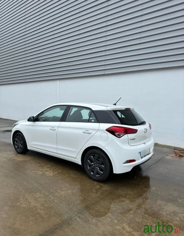 2018' Hyundai i20 photo #2