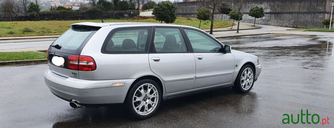 2003' Volvo V40 Sport photo #1