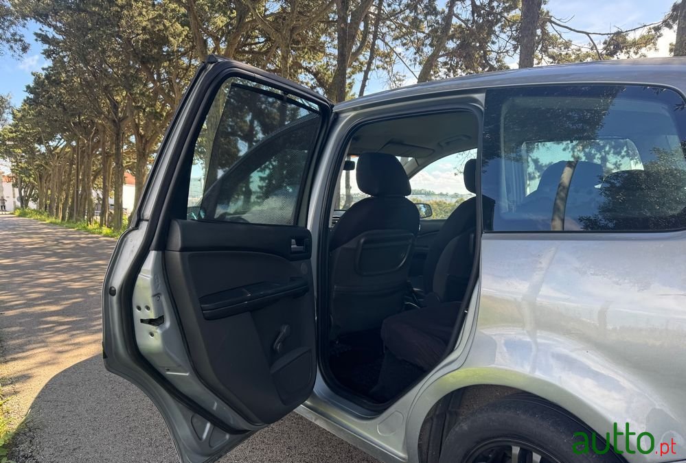 2004' Ford C-MAX photo #4