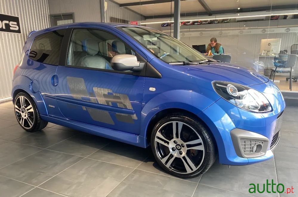 2010' Renault Twingo 1.6 16V Rs photo #6