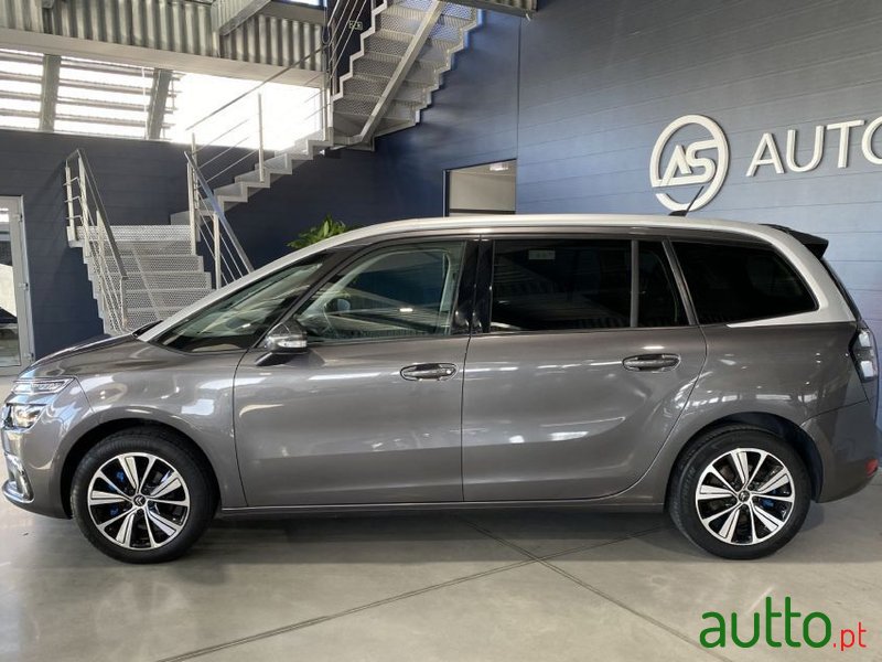 2019' Citroen C4 Spacetourer photo #2