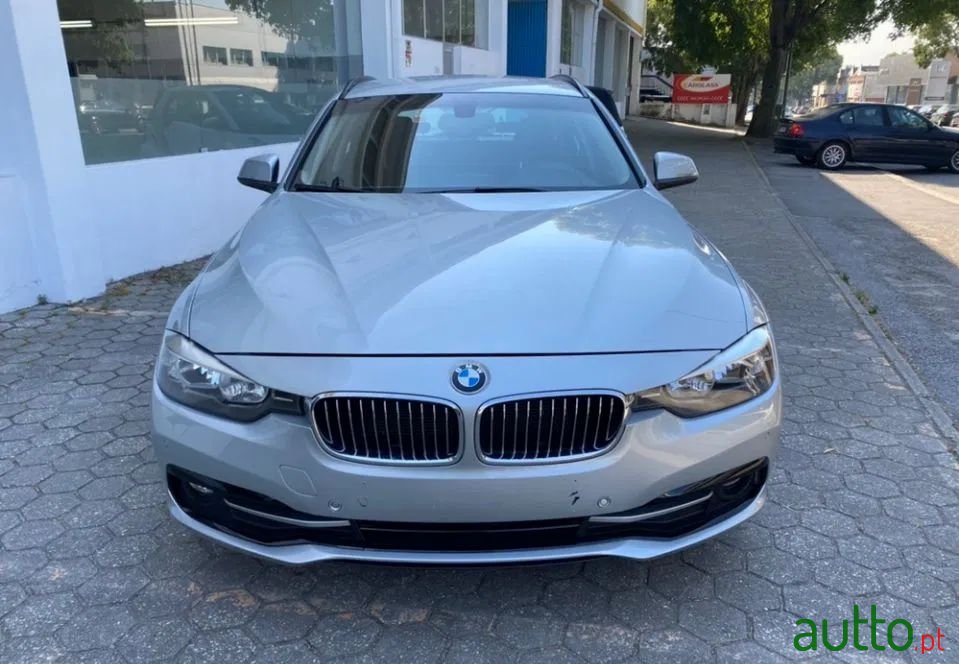 2016' BMW 318 photo #2