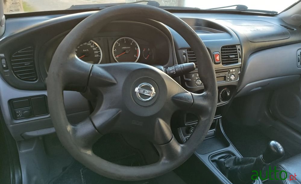 2003' Nissan Almera photo #3