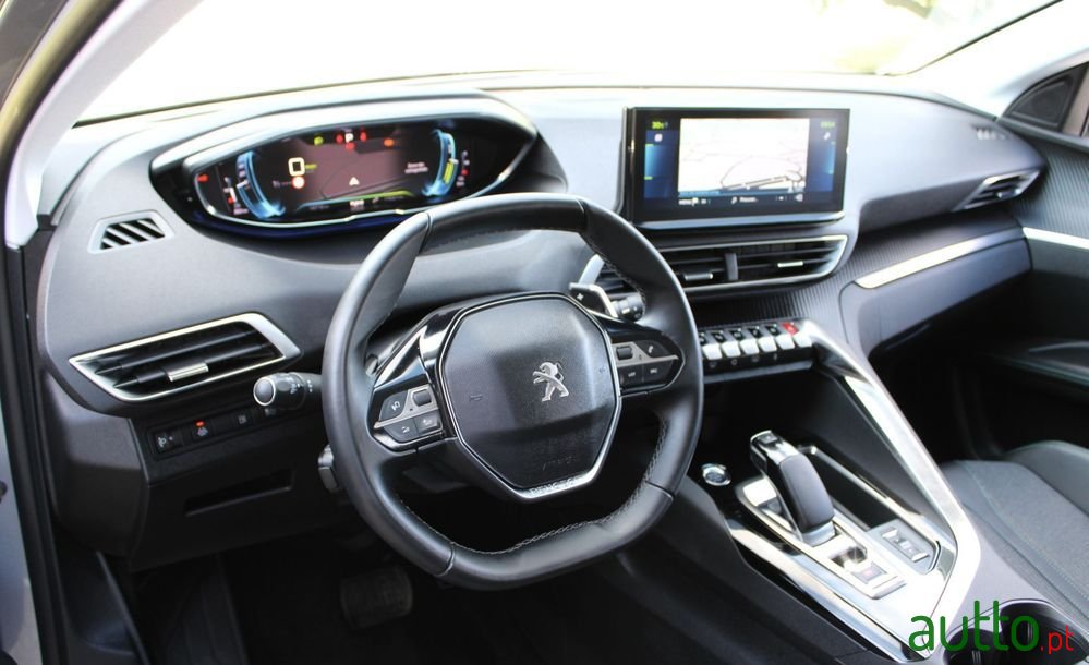 2021' Peugeot 3008 photo #3