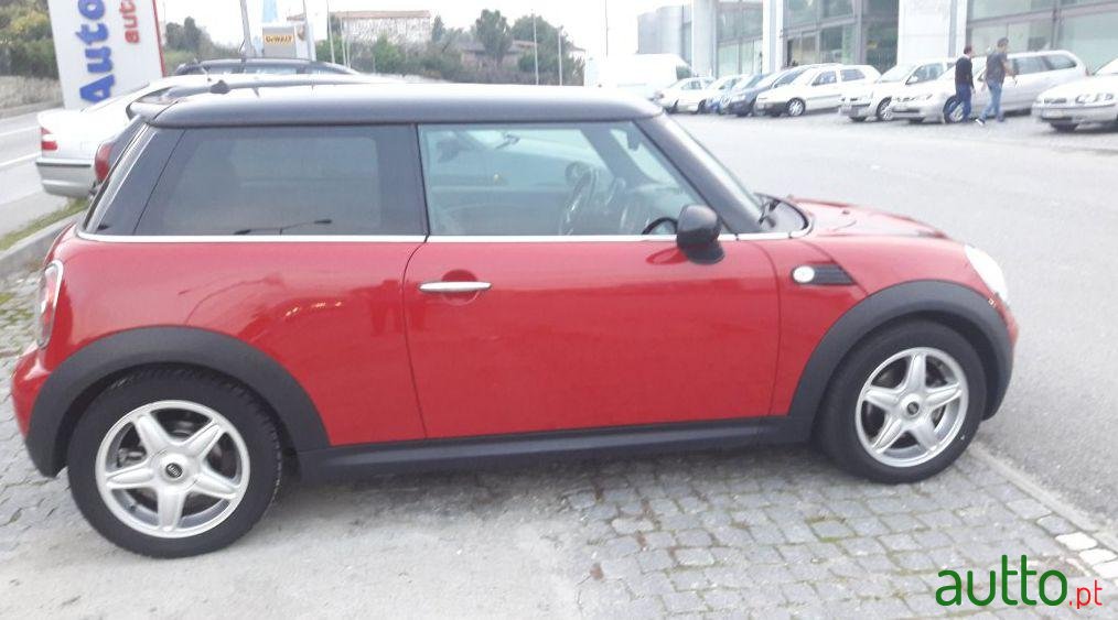 2010' MINI Cooper photo #1