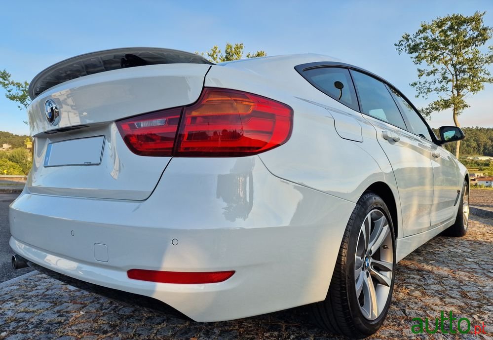 2014' BMW 318 Gran Turismo photo #5