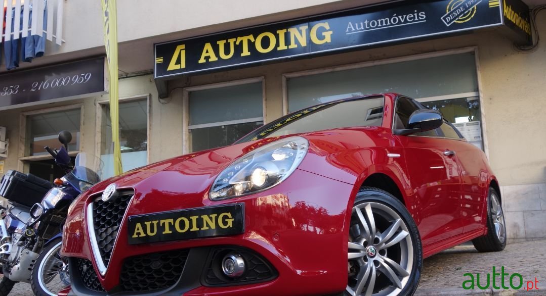 2017' Alfa Romeo Giulietta photo #1