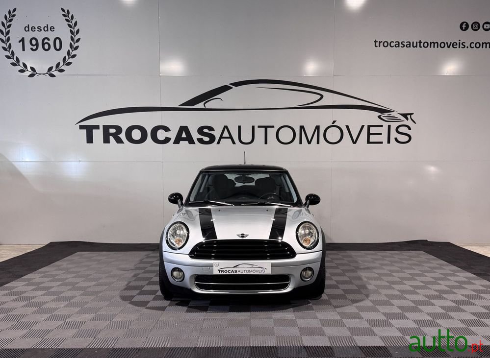 2010' MINI Cooper D 3 Portas photo #2