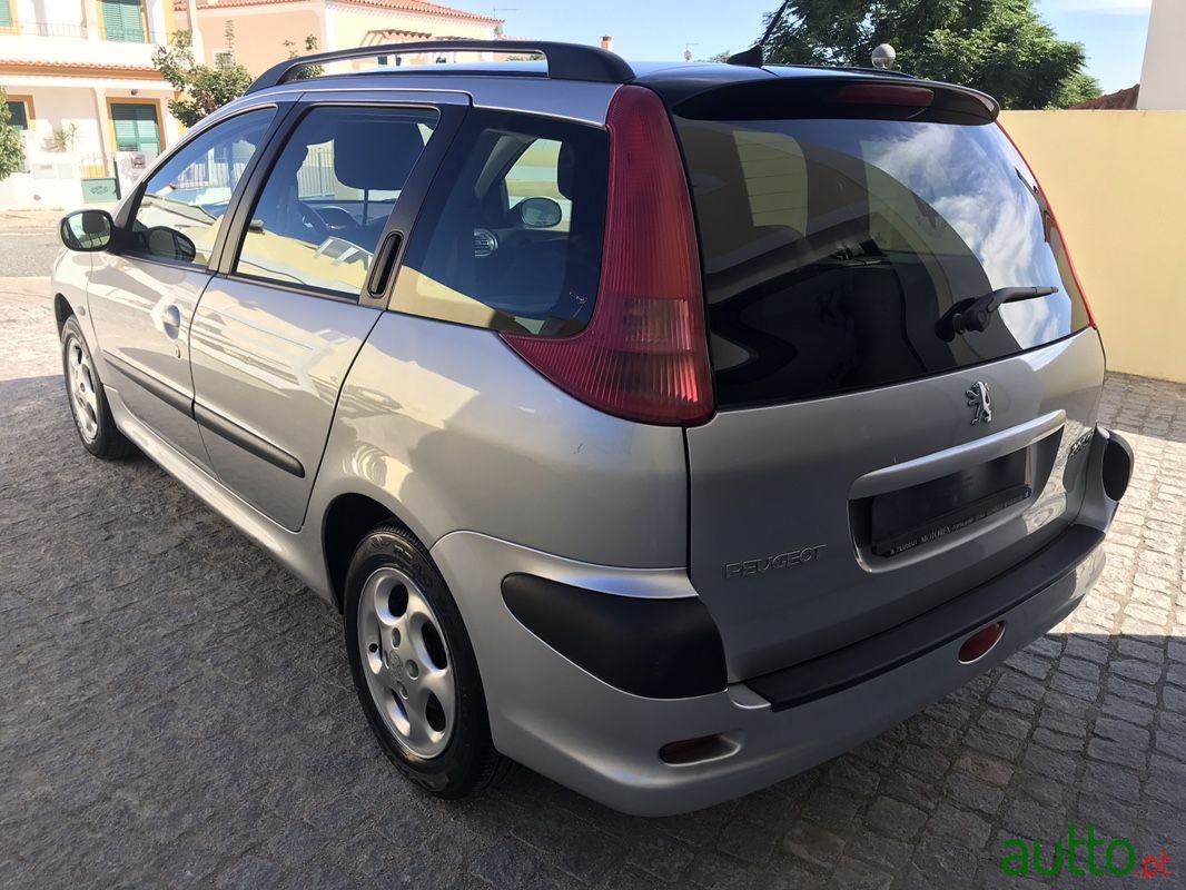 2003' Peugeot 206 Sw photo #2