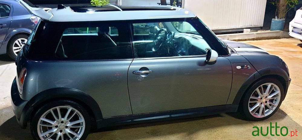 2004' MINI Cooper S 3 Portas photo #4