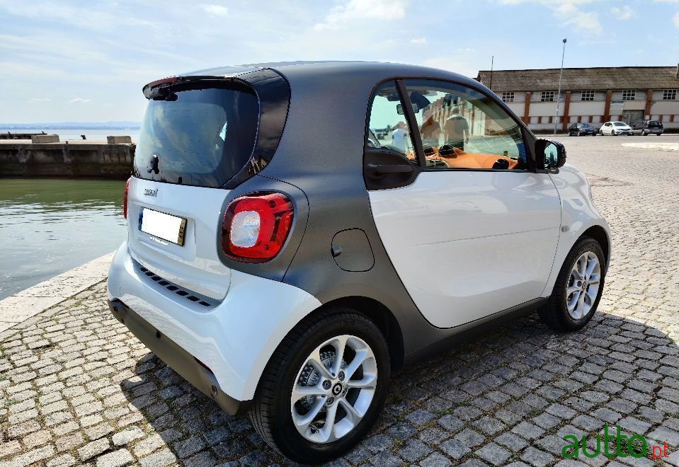 2016' Smart Fortwo photo #3