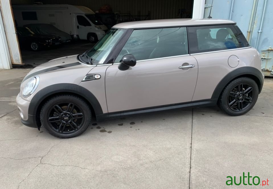 2012' MINI Cooper photo #2