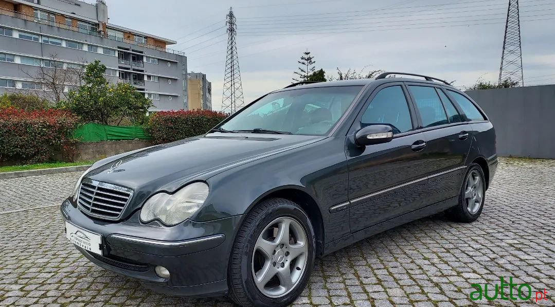 2001' Mercedes-Benz C-270 photo #2