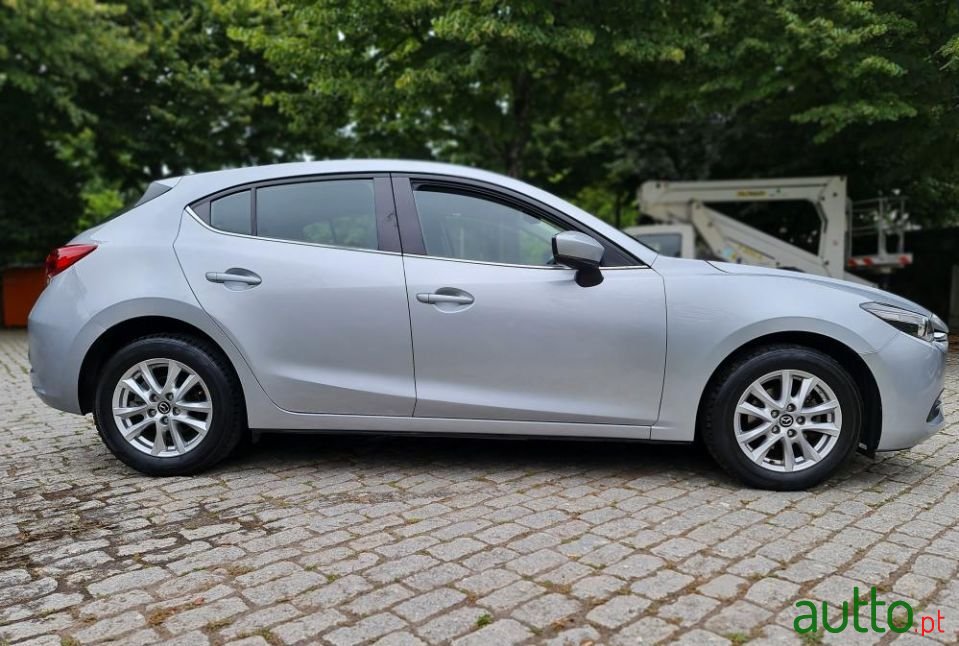 2018' Mazda 3 photo #5